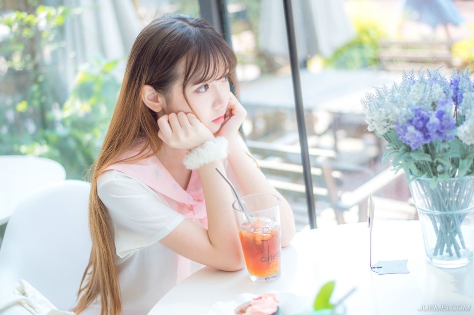 “这……”张任愕然，茫然的看向雄阔海手中的将印，一时间有些不知所措。
